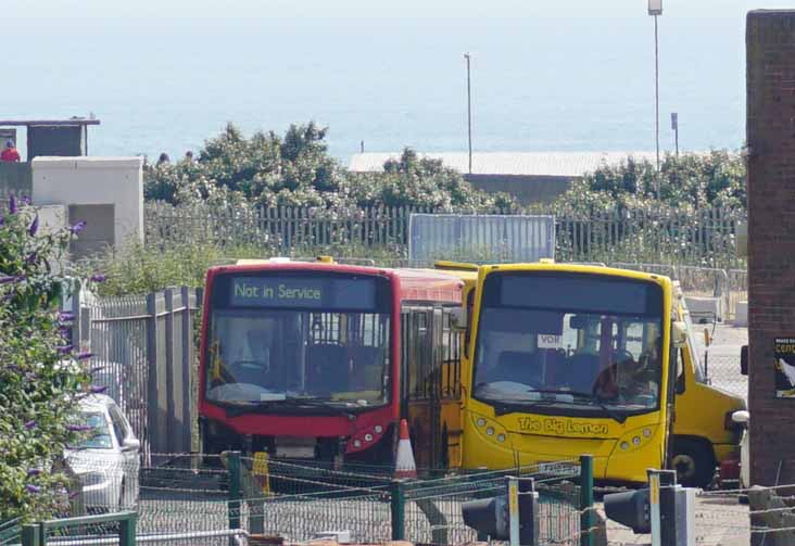 Big Lemon Alexander Dennis Enviro200s